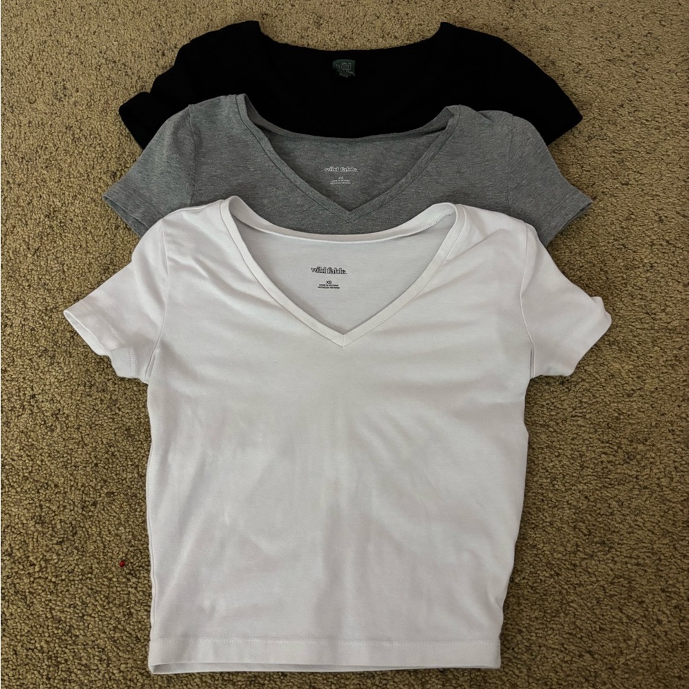 v neck t shirts 3-pack in black grey and white